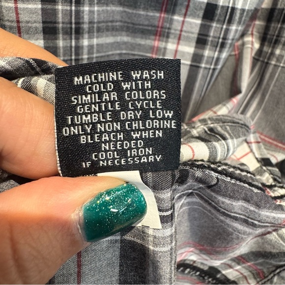 Buckle Black Athletic Fit Men's XL Long Sleeve Button Down Plaid Shirt Black Red - Picture 7 of 7